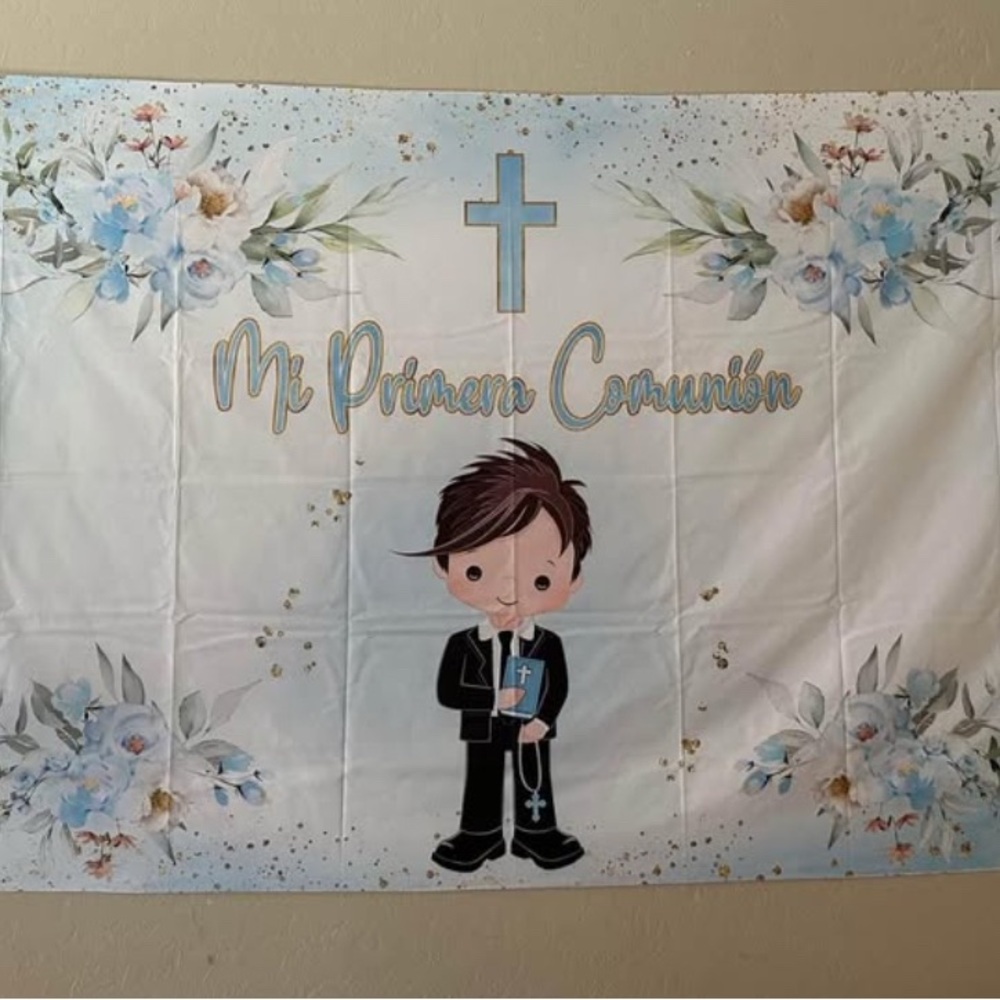 Mi Primera Comunión Banner with Floral Design
